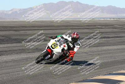 media/Jan-16-2026-CVMA Friday Practice (Fri) [[6f2bf47531]]/5-Racer 4-Trackday1/Session 2 (Bowl)/